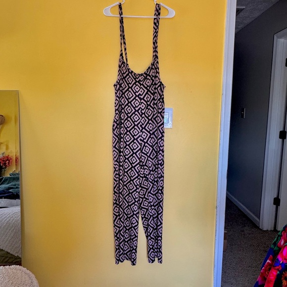 Geometric Patterned Women's Jumpsuit - Picture 3 of 3